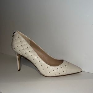 DKNY ivory leather shoes heels 7